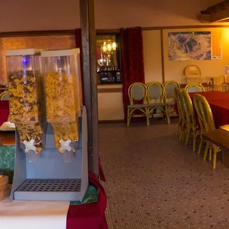 Village Club D' Yravals 2*