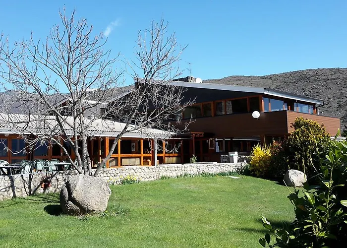 Village Club D' Yravals Semesteranläggning (resort)