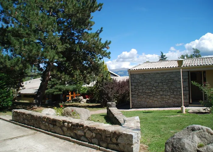 Village Club D' Yravals Semesteranläggning (resort)